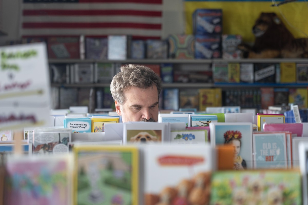 David Harbour w serialu "Chętni na seks"