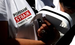 'Pielęgniarki to nie konie pociągowe'. Solidarni z pielęgniarkami z CZD protestowali przed ministerstwem