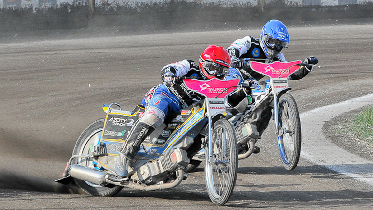 Już w najbliższą niedzielę w ramach XII rundy Speedway Ekstraligi zespół Tauronu Azotów Tarnów podejmie na własnym torze CKM Włókniarza Częstochowa. Mimo, iż jest to spotkanie dwóch zespołów zamykających tabelę, to jednak wynik tej rywalizacji będzie miał ogromne znaczenie w kontekście awansu jednego z nich do fazy play-off. W Tarnowie zapowiadają się zatem wielkie emocje.