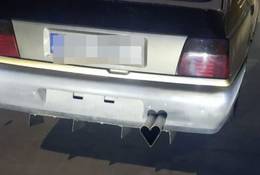 Policja zatrzymała "drogowego romantyka" w Polonezie. Ten element zaskoczył funkcjonariuszy