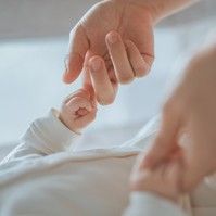 Először vettek el egy újszülöttet az anyjától egy sikertelen szülői alkalmassági teszt után