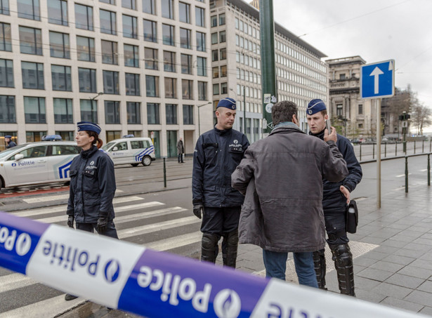 Akcja antyterrorystów w Brukseli. Minister: "Mózg" zamachów w Paryżu w rękach policji