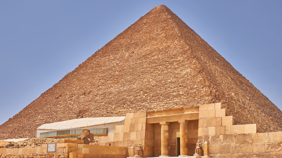 W pudełku po cygarach odnaleziono relikty Wielkiej Piramidy pochodzące sprzed 5 tys. lat