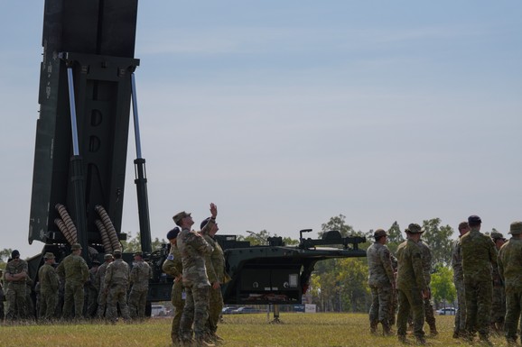 AMERIKA ĆE PRVI PUT UPOTREBITI OVO MOĆNO ORUŽJE "Tamni orao" je pet puta brži od brzine zvuka, a samo jedna raketa košta 15 miliona dolara