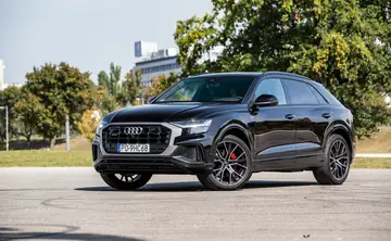 AUDI Q8 60 TFSIe Tipt. 462KM 340KW