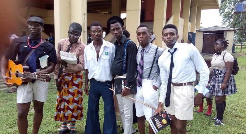 Students celebrating old school day (Giststudents)