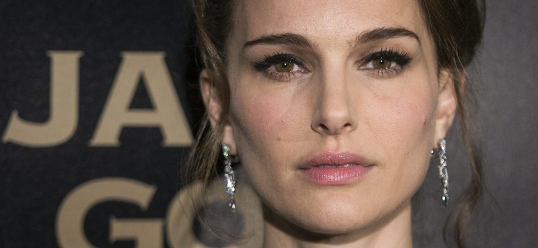 Natalie Portman piękną i tajemniczą damą w czerni [ZDJĘCIA]