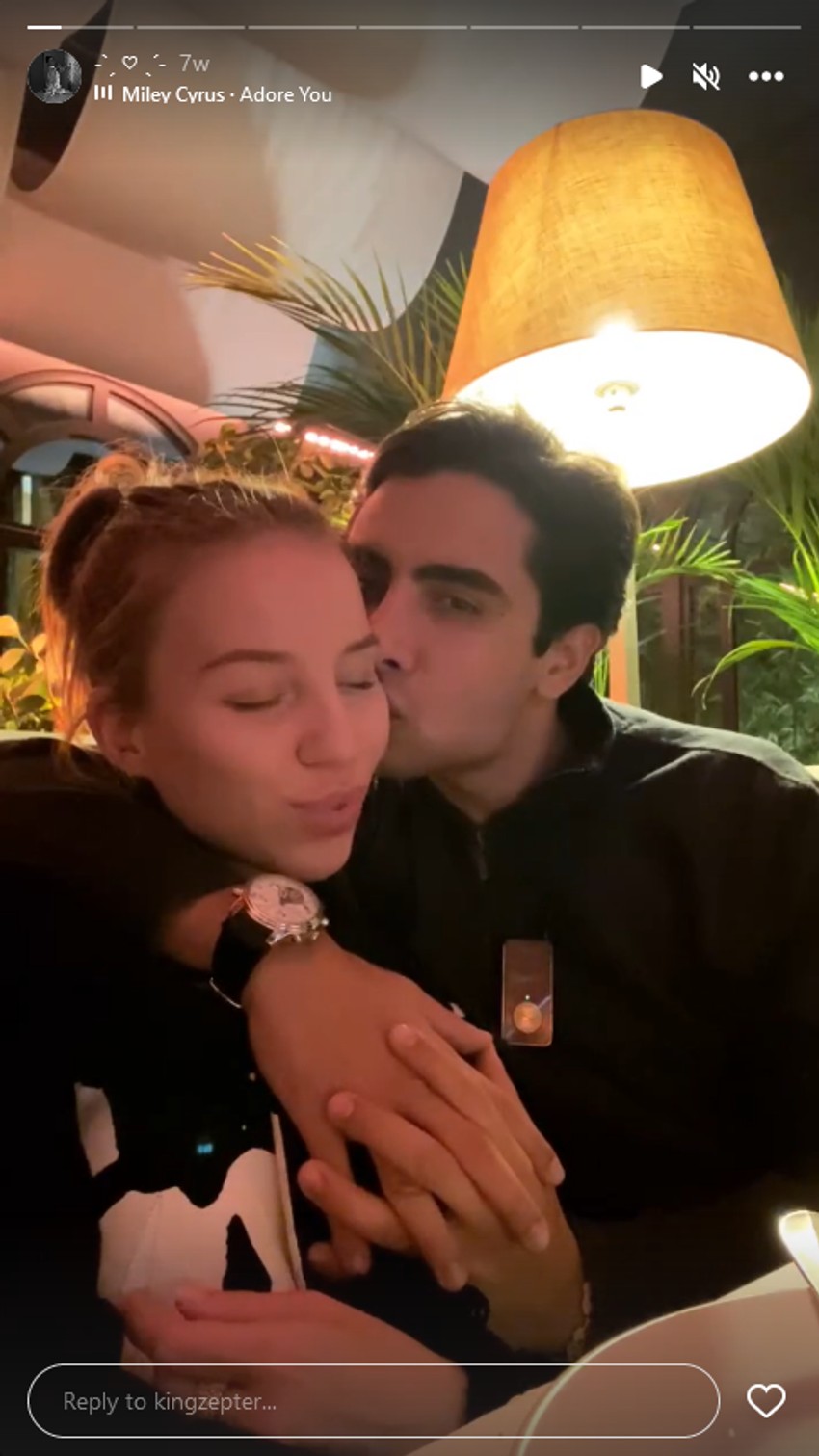 Cepterova ćerka sa dečkom