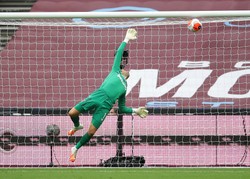 Fabiański obronił rzut karny, ale nie uchronił swojej drużyny od porażki