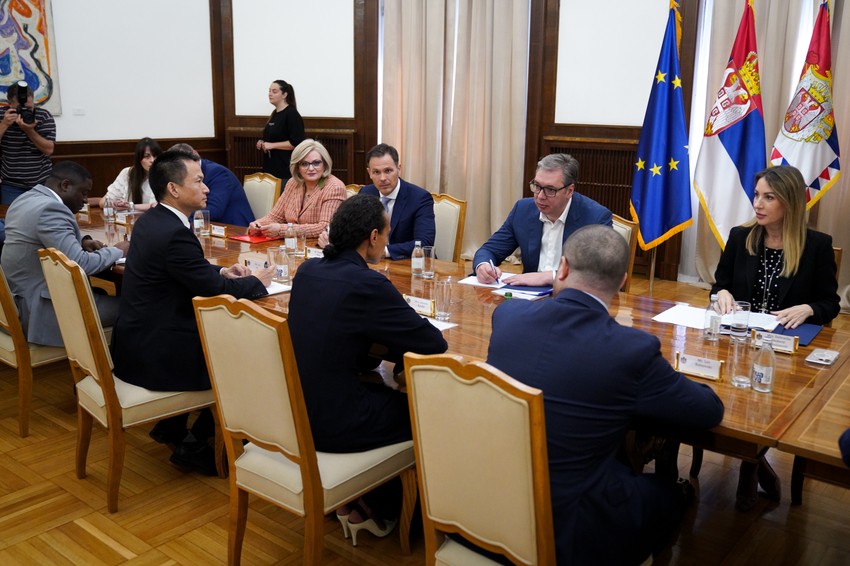 Aleksandar Vučić i Anet Kjobe