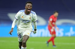 Magia Viniciusa, Real umocnił się na prowadzeniu w La Lidze [WIDEO]