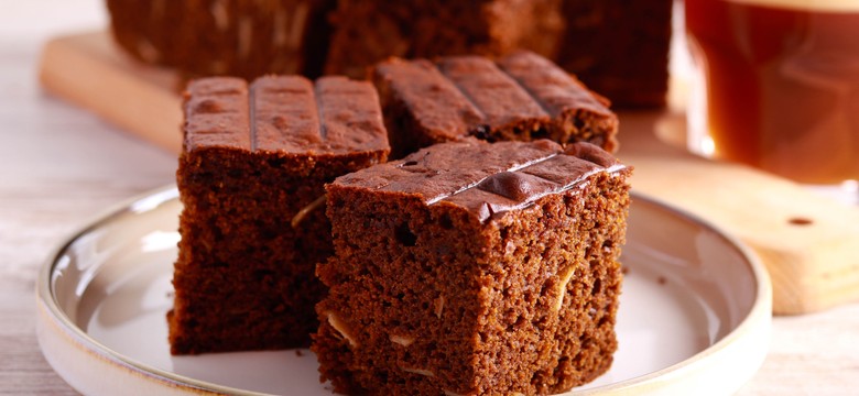 Ciasto piernikowe z jabłkami. Idealna na spotkania przed świętami