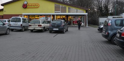 90 złotych za parking pod Biedronką?! Klienci wściekli