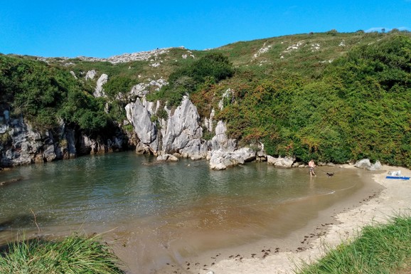 Najmanja plaža na svetu ima samo 40 metara: Pravo je čudo prirode i krije neverovatnu tajnu