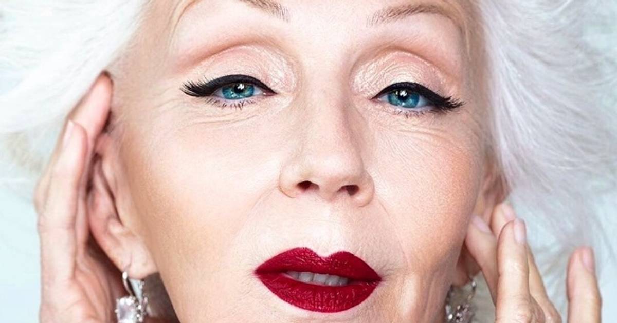 Ma 76 lat, jest modelką i gwiazdą Instagrama. "Jesteś oszałamiająca" [ZDJĘCIA]