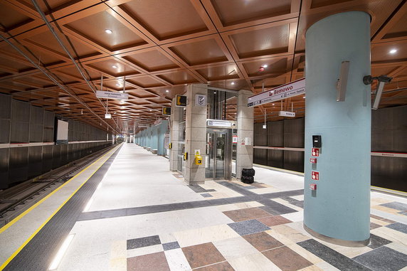 Nowe stacje metra w Warszawie otwarte