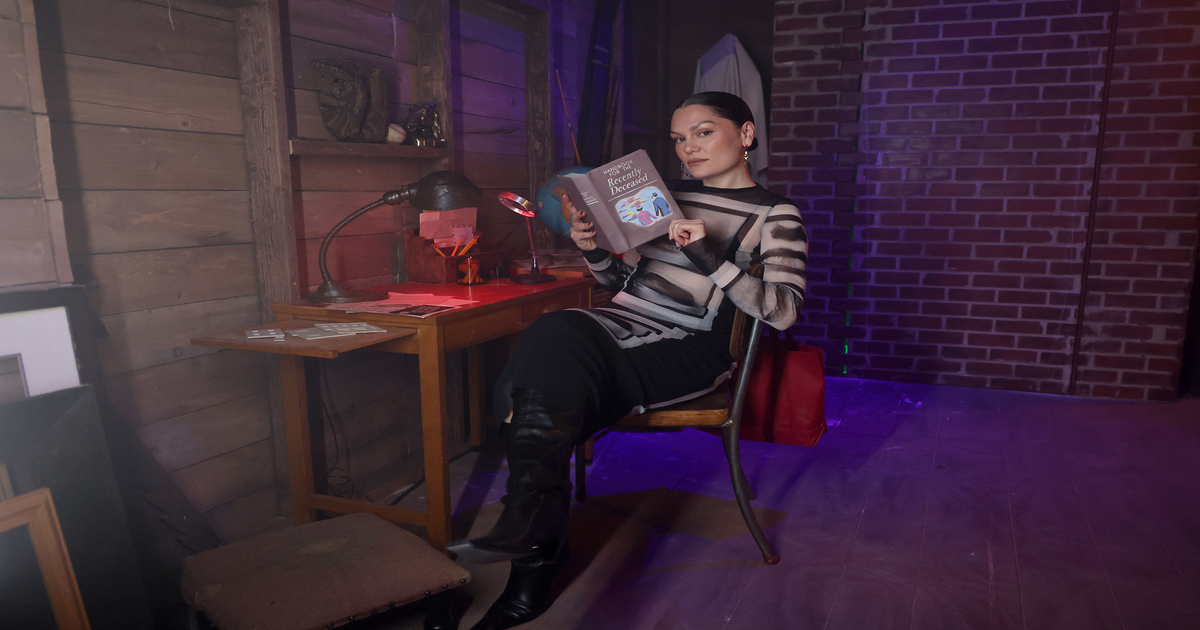 Jessie J pursues new goals after cancer - life is too short