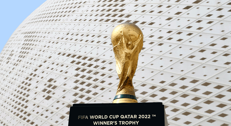 Le trophée de la Coupe du Monde Qatar 2022