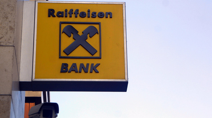 A Raiffeisennél emelkednek a díjak/Fotó: Northfoto