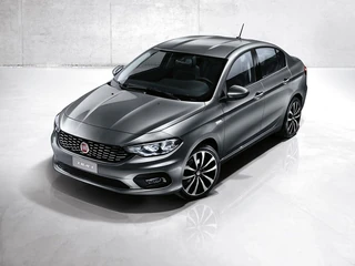 Fiat Tipo w wersji sedan. Auto będzie dostępne także jako sedan i hatchback.