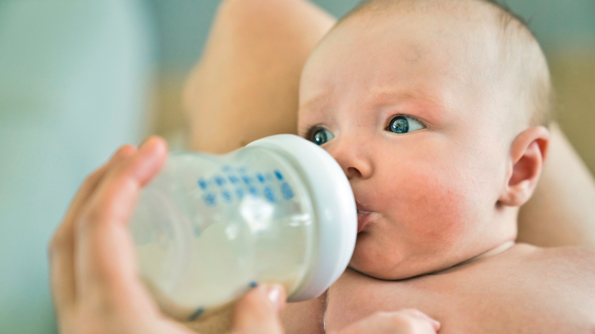 Na najčastejšie otázky ohľadne dojčenských mliek a príznakov u detí v prípade požitia kontaminovanej výživy odpovedá hlavná hygienička ÚVZ SR