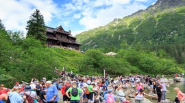 30 mln zł na elektryki dla parków narodowych. W tle konflikt o Morskie Oko