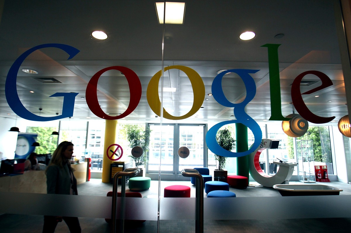 Google, operator największej na świecie wyszukiwarki internetowej, otrzymał w zeszłym tygodniu 75 tys. podań o pracę z całego świata, co stanowi nowy rekord w tej dziedzinie. Fot. Bloomberg