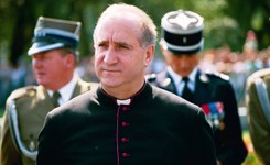 Były kapelan Lecha Wałęsy w filmie Sekielskiego o pedofilii w Kościele