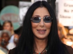 Cher powraca po 11 latach z pomocą Pink i Lady GaGi