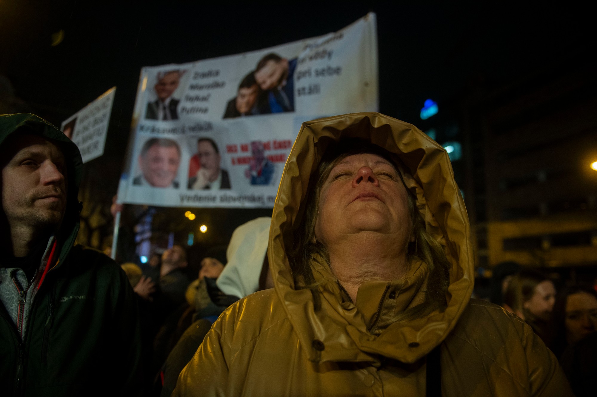 Protestné zhromaždenie SaS, PS a KDH na Námestí SNP v Bratislave.
