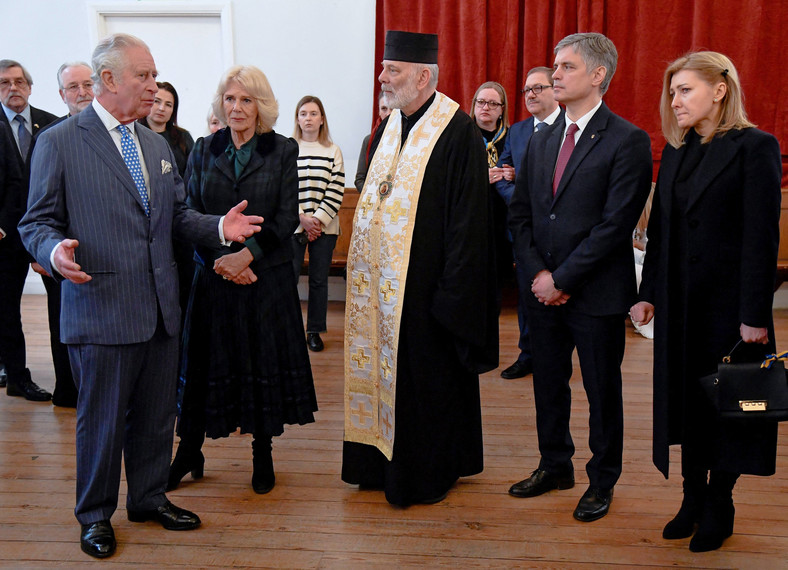 Oprócz księcia Karola i Camillii Parker-Bowles do katedry przybył również ambasador Ukrainy w Wielkiej Brytanii, Vadym Prystaiko i jego żona Inna Prystaiko