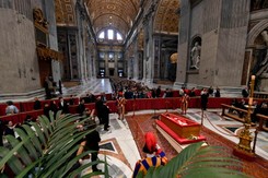 Problemy z organizacją pogrzebu papieża Franciszka. Brakuje miejsc dla polityków