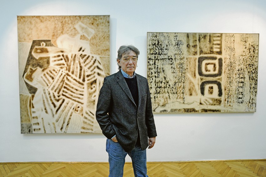 Darko Bajić pored očeve slike "Krematorijum" (desno)