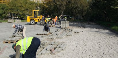 Zbudowali parking, a teraz rozkopują!