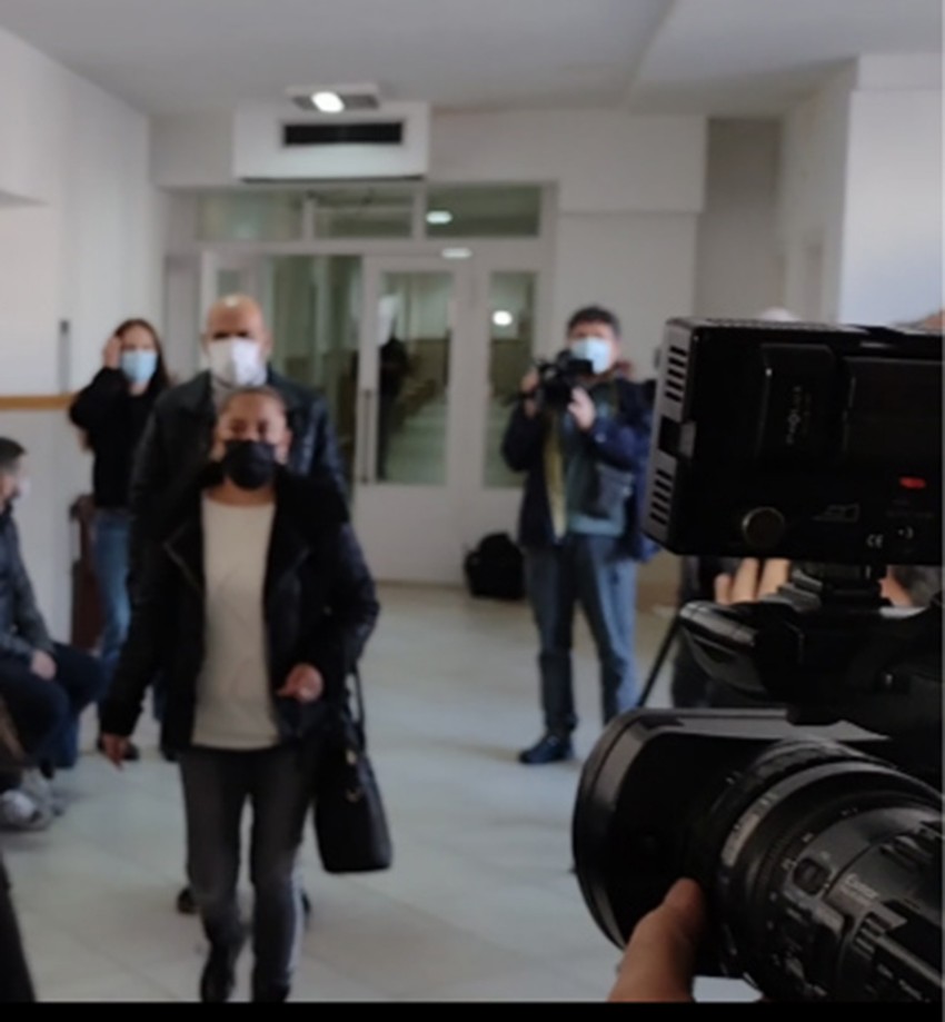 Aleksandra i Robert K. stigli u sud