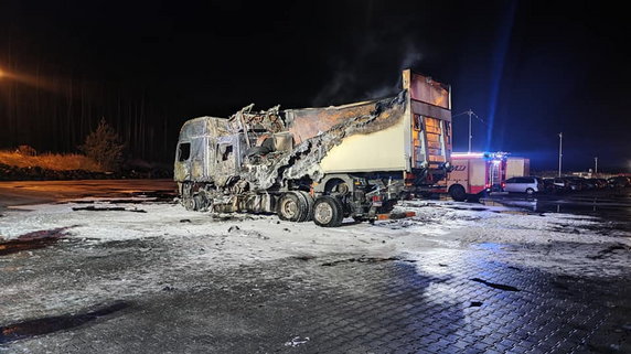 Pożar ciężarówek fot. KP PSP Świebodzin