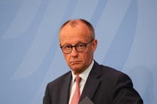 Merz dystansuje się od Trumpa. W Berlinie już boją się zemsty Waszyngtonu