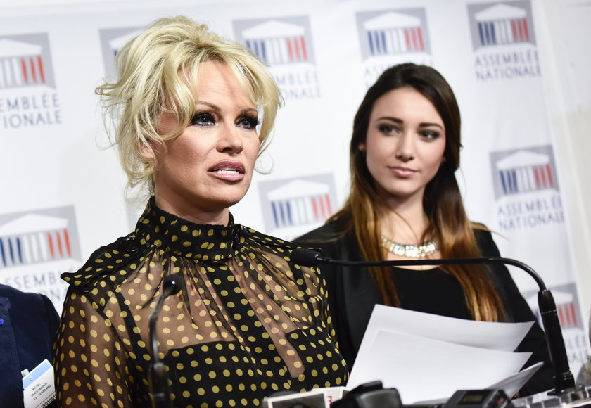 Pamela Anderson przybyła do Paryża, by poprzeć protest przeciwko produkcji foie gras