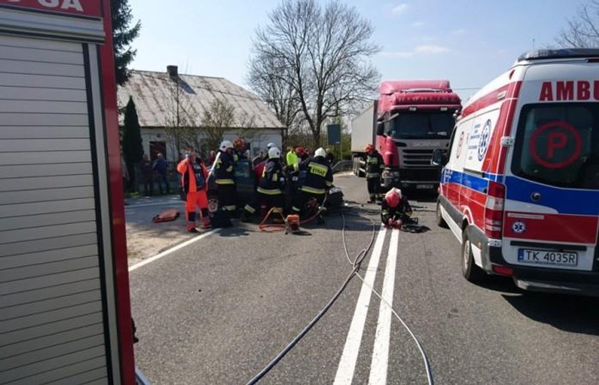 90-latek nie zauważył tira... Zabrał go śmigłowiec