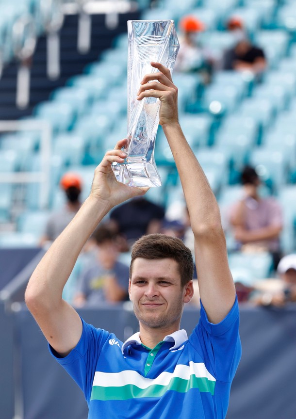 Hubert Hurkacz pokonał Jannika Sinnera w finale turnieju ATP w Miami, 4 kwietnia 2021 r.