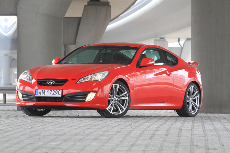 Hyundai Genesis Coupe: czerwony palacz gumy