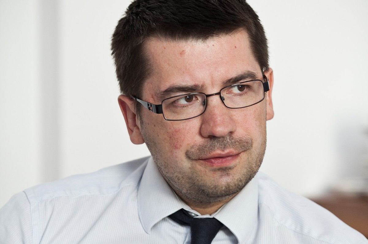 Mariusz Haładyjw białej koszuki