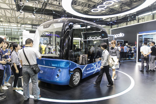 Autonomiczny minibus Apolong firmy Baidu