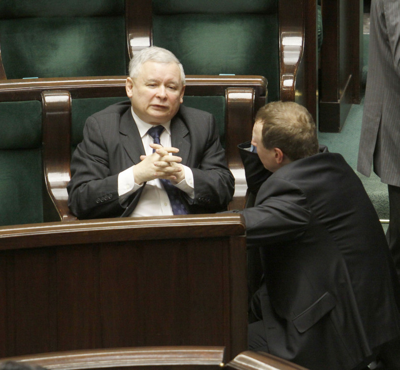 Jarosław Kaczyński i Jacek Kurski w Sejmie, 2009 r.