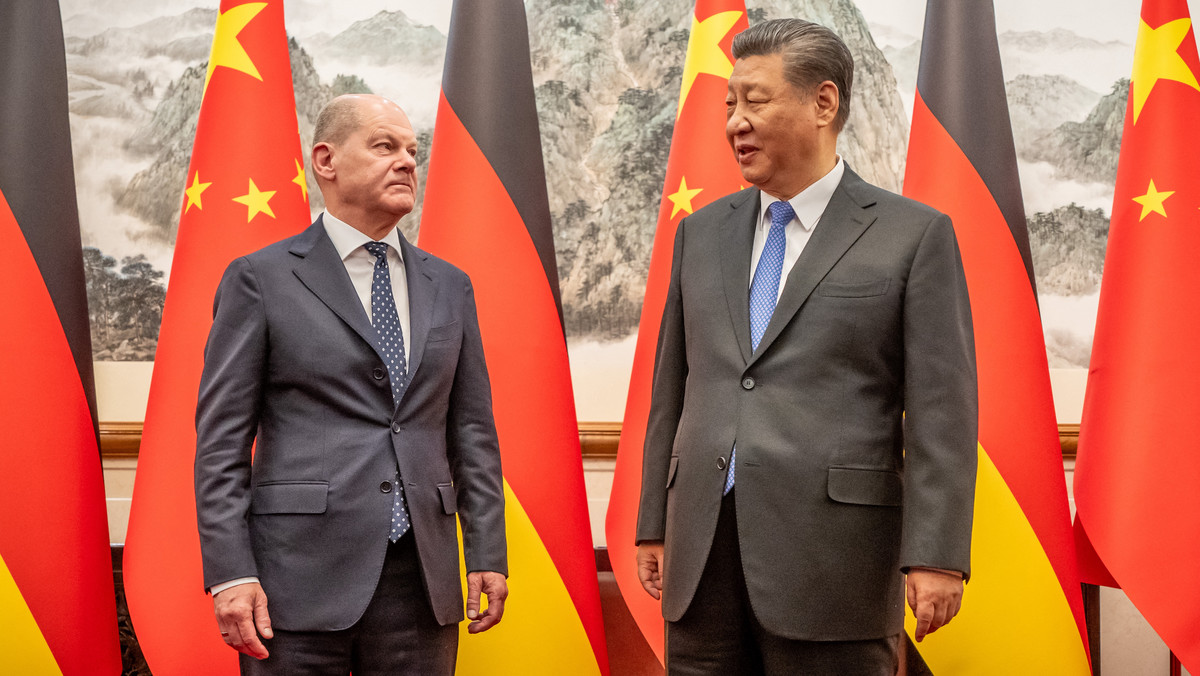 Chiny. Olaf Scholz odwiedził Pekin. "Musimy rozwijać dwustronne relacje"