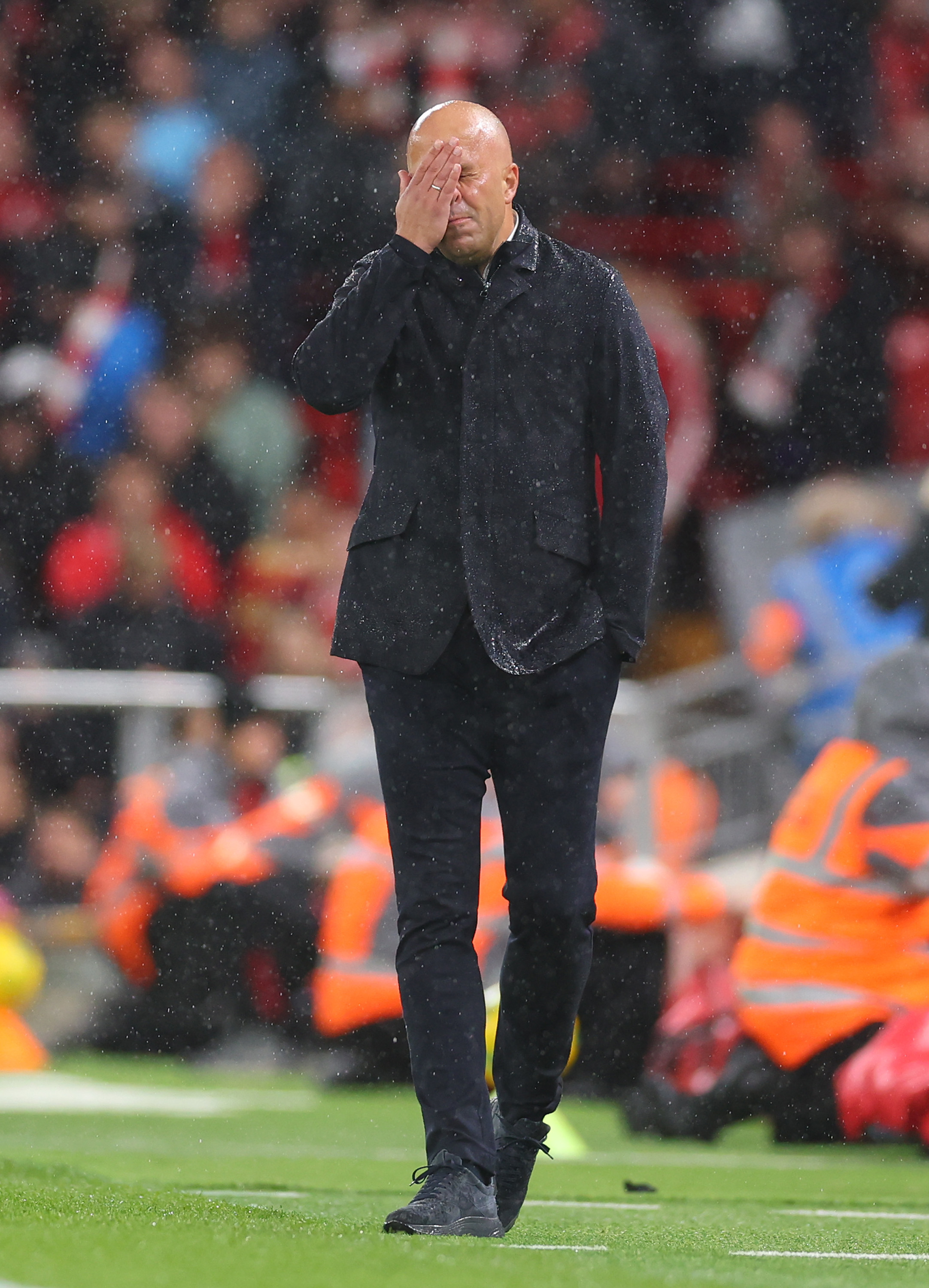 Liverpool verliest zes van zeven - Slot krijgt een vraag over zijn contract