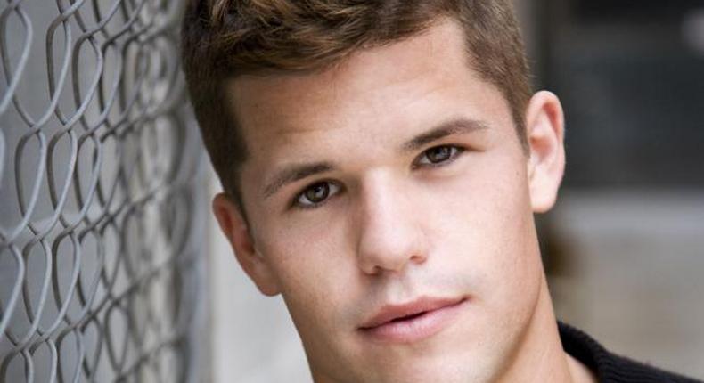 Charlie Carver comes out