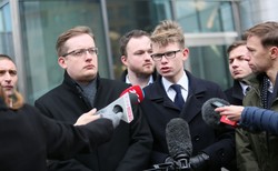 Narodowcy protestowali przed warszawską siedzibą Facebooka. Bosak: Padliśmy ofiarą zmiany strategii firmy