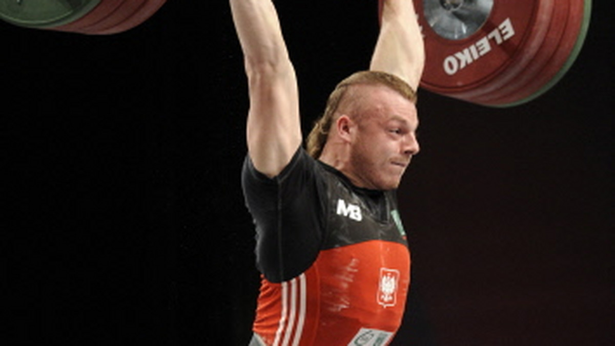 Adrian Zieliński (MGLKS Tarpan Mrocza), który będzie jednym z naszych kandydatów do olimpijskiego medalu w Londynie w kategorii do 85 kilogramów, został w Zakliczynie mistrzem Polski w podnoszeniu ciężarów, ale w wyższej kategorii - do 94 kilogramów.