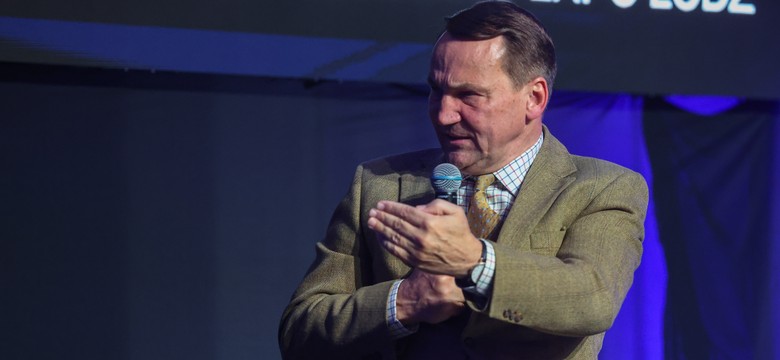 Sikorski wskazał problemem Unii Europejskiej. Chiny, Rosja i USA w tym aspekcie mają nad nią przewagę
